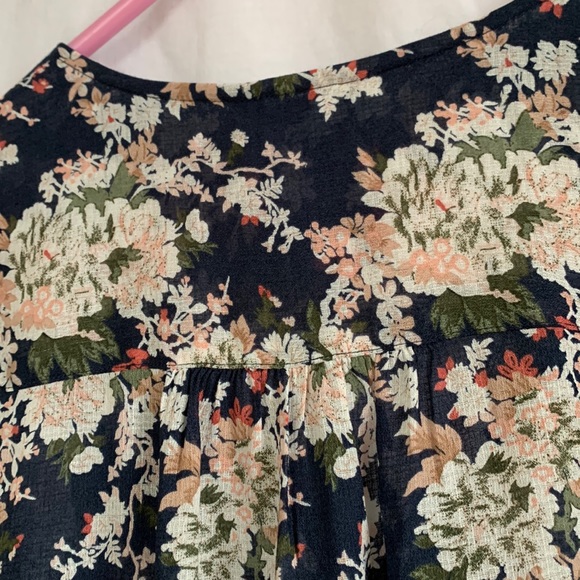 NWT long sleeve top - Picture 3 of 6